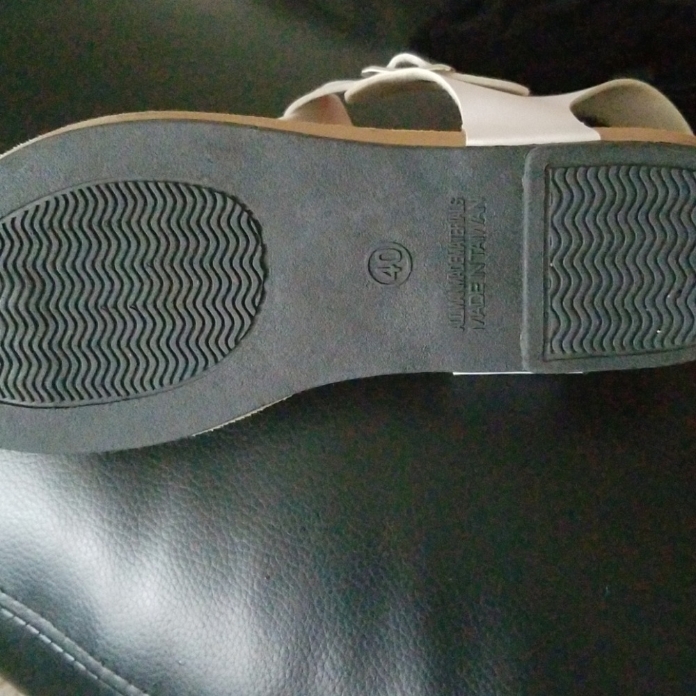 Sandals - Picture 3 of 3